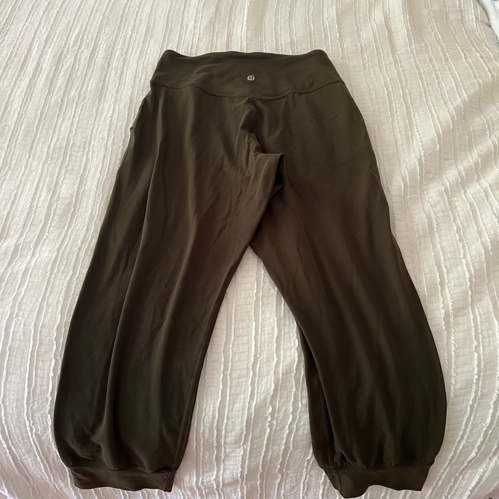 Lululemon Olive Capris Align Joggers